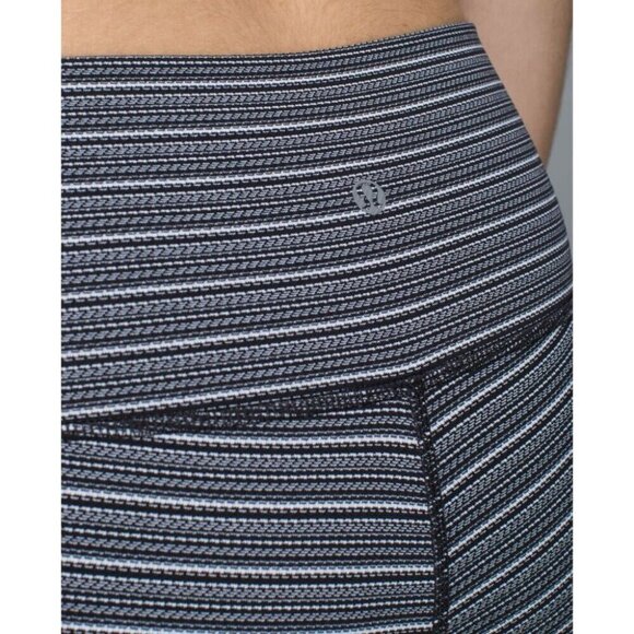 Lululemon High Times Pant Size 4 Textured Stripe Black Deep Coal THROWBACK! - Picture 12 of 13